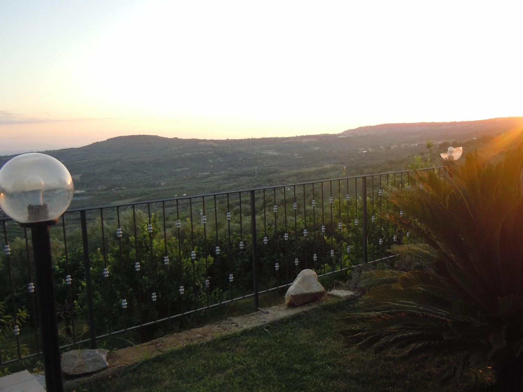 Il Colle Degli Ulivi San Calogero Exterior foto